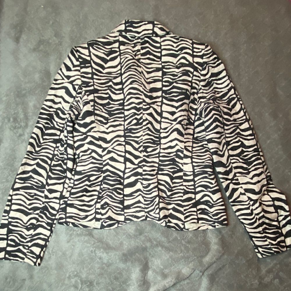 Calvin Klein Zebra Print Jacket - Picture 9 of 9